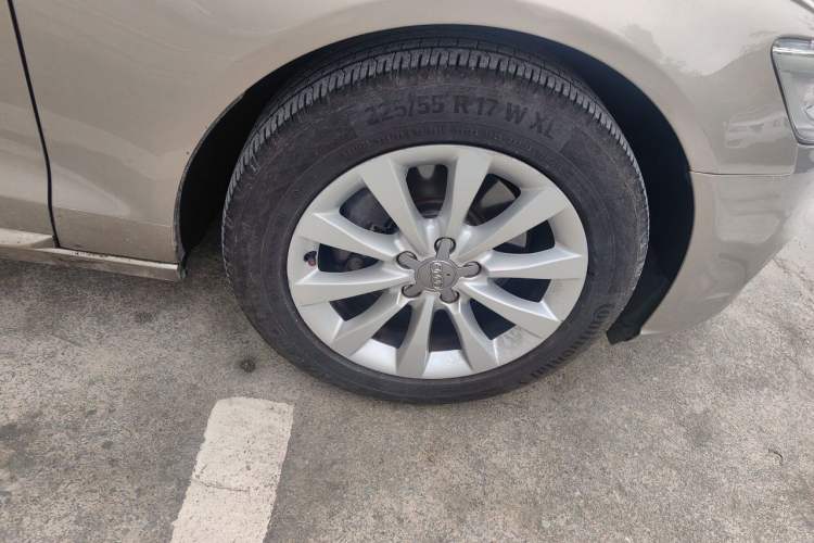 Used Audi A6L 2014 TFSI Standard Model Right Front Wheel Hub
