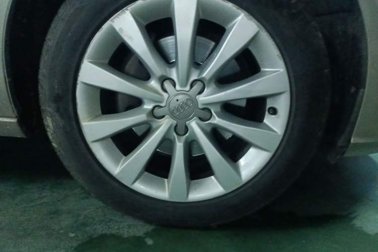 Used Audi A6L 2014 TFSI Standard Model Right Front Wheel Hub