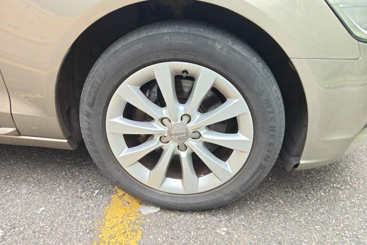 Used Audi A6L 2014 TFSI Standard Model Right Front Wheel Hub