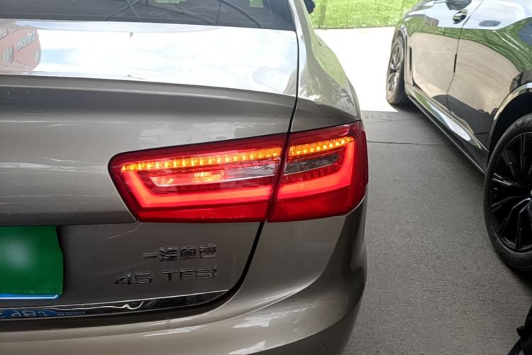Used Audi A6L 2014 TFSI Standard Model Right Rear Taillight