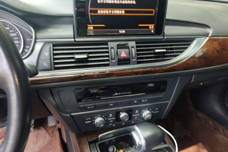 Used Audi A6L 2015 TFSI Millionth Anniversary Intelligent Model Audio And AC Panel