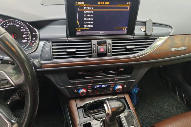 Used Audi A6L 2015 35 FSI quattro Comfort Model Audio And AC Panel