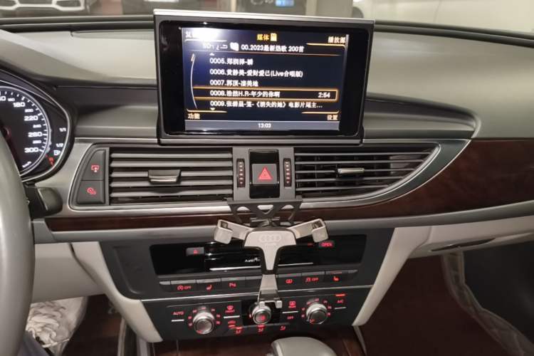 Used Audi A6L 2015 TFSI Millionth Anniversary Intelligent Model Audio And AC Panel