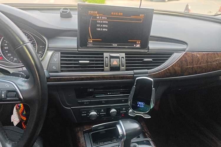 Used Audi A6L 2015 TFSI Millionth Anniversary Intelligent Model Audio And AC Panel