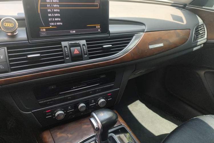Used Audi A6L 2015 TFSI Millionth Anniversary Intelligent Model Audio And AC Panel