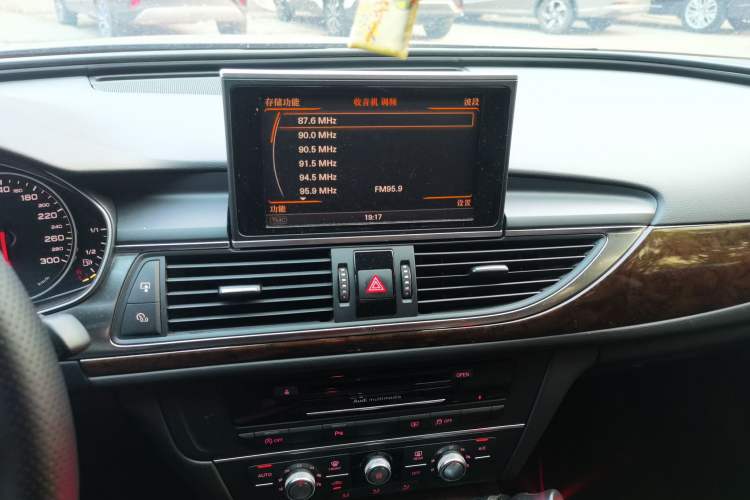 Used Audi A6L 2015 TFSI Millionth Anniversary Intelligent Model Audio And AC Panel