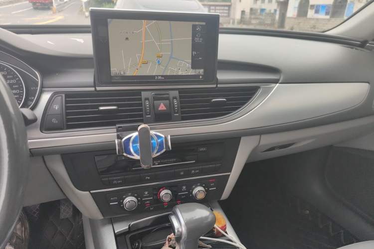 Used Audi A6L 2015 TFSI Millionth Anniversary Intelligent Model Audio And AC Panel