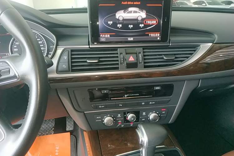 Used Audi A6L 2015 TFSI Millionth Anniversary Intelligent Model Audio And AC Panel