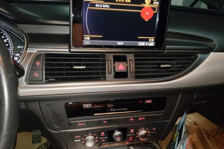 Used Audi A6L 2015 TFSI Millionth Anniversary Intelligent Model Audio And AC Panel