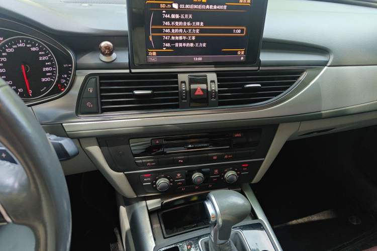 Used Audi A6L 2015 TFSI Millionth Anniversary Intelligent Model Audio And AC Panel