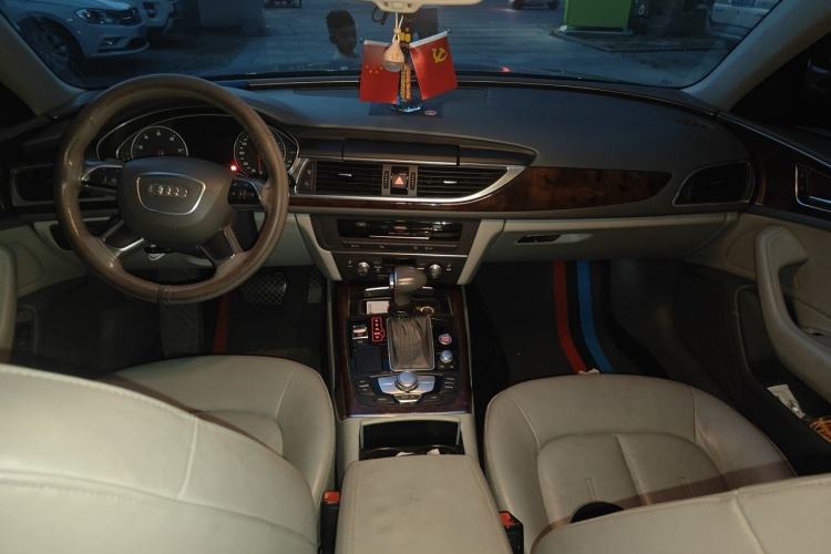 Used Audi A6L 2015 30 FSI Millionth Anniversary Comfort Model Center Console