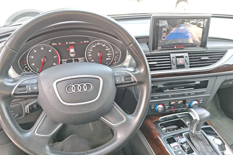 Used Audi A6L 2015 30 FSI Millionth Anniversary Comfort Model Center Console