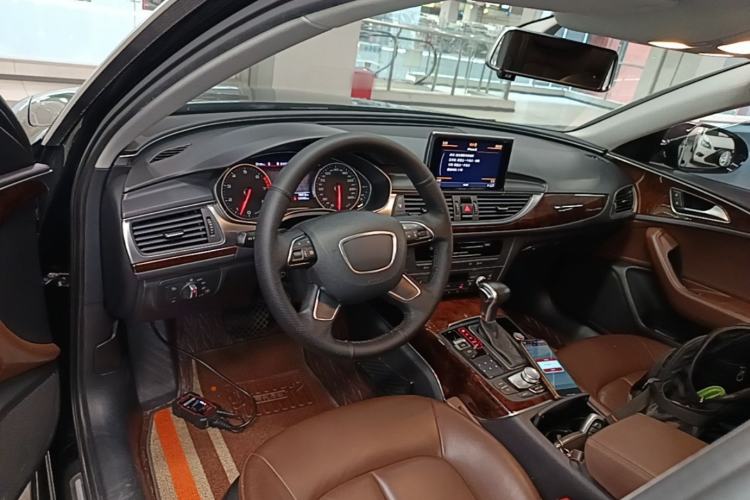 Used Audi A6L 2015 30 FSI Millionth Anniversary Comfort Model Center Console