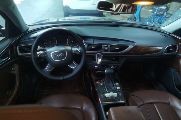 Used Audi A6L 2015 30 FSI Millionth Anniversary Comfort Model Center Console
