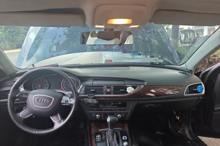 Used Audi A6L 2015 30 FSI Millionth Anniversary Comfort Model Center Console