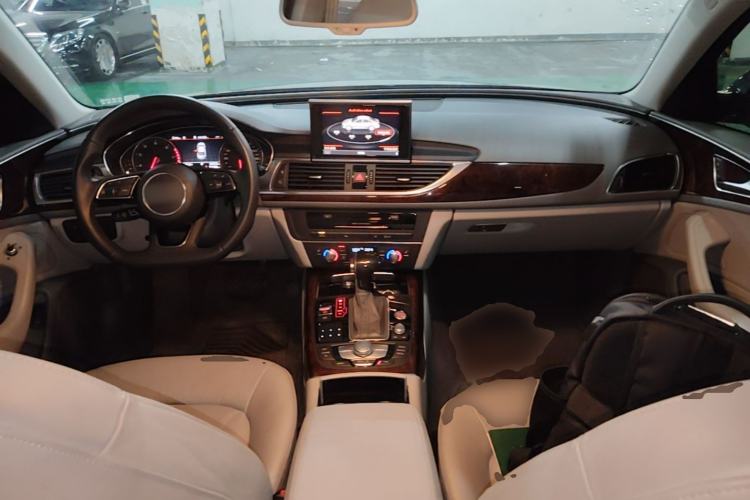 Used Audi A6L 2015 30 FSI Millionth Anniversary Comfort Model Center Console