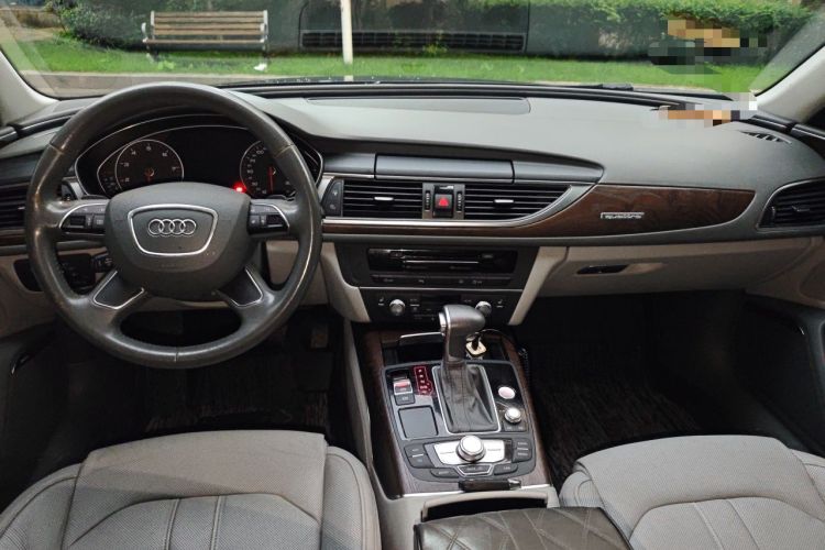 Used Audi A6L 2015 35 FSI quattro Comfort Model Center Console