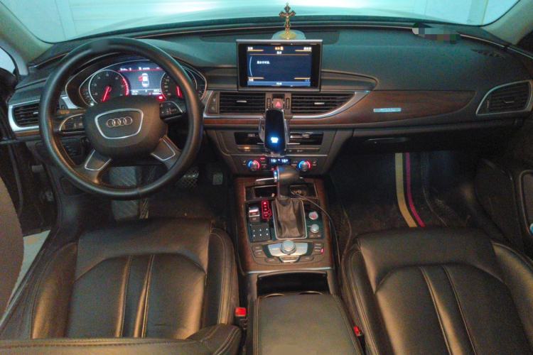 Used Audi A6L 2015 35 FSI quattro Comfort Model Center Console