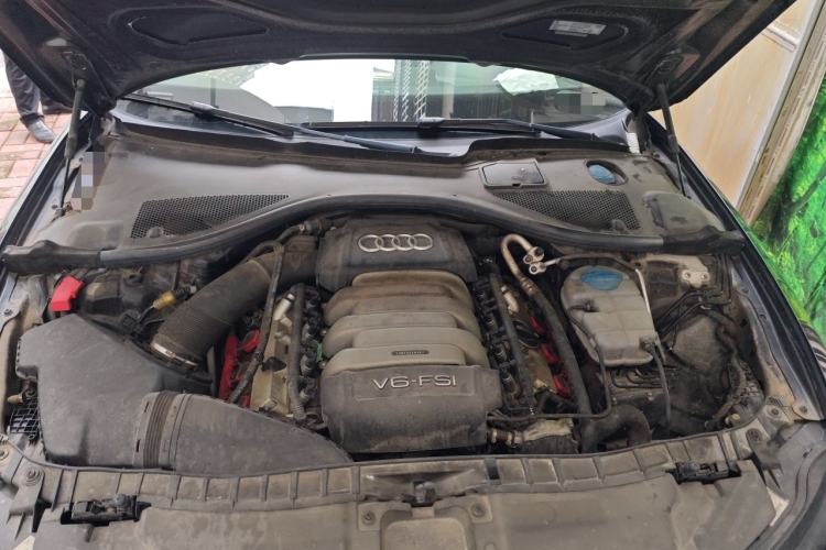 Used Audi A6L 2015 35 FSI quattro Comfort Model Engine Bay