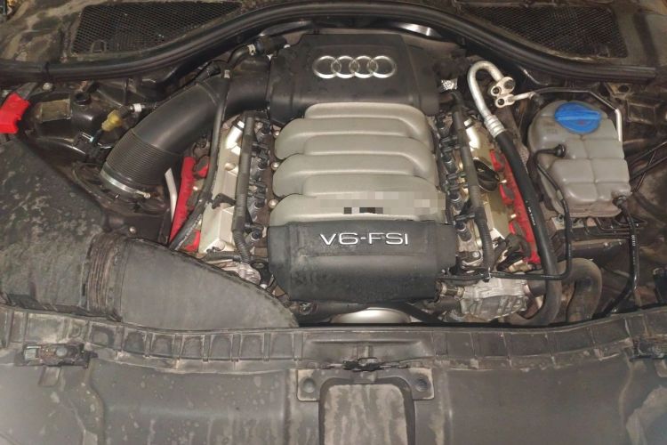 Used Audi A6L 2015 35 FSI quattro Comfort Model Engine Bay