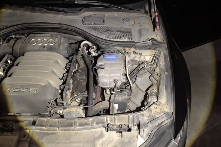 Used Audi A6L 2015 35 FSI quattro Comfort Model Engine Bay Left