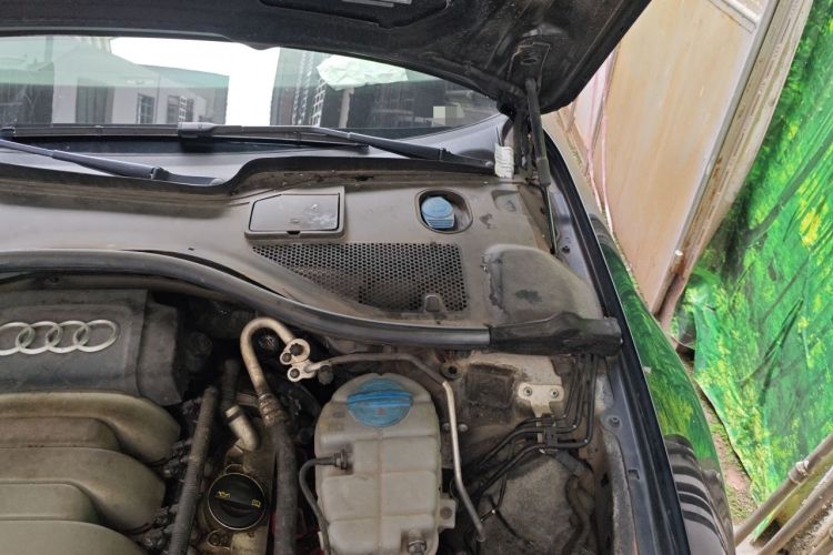 Used Audi A6L 2015 35 FSI quattro Comfort Model Engine Bay Left