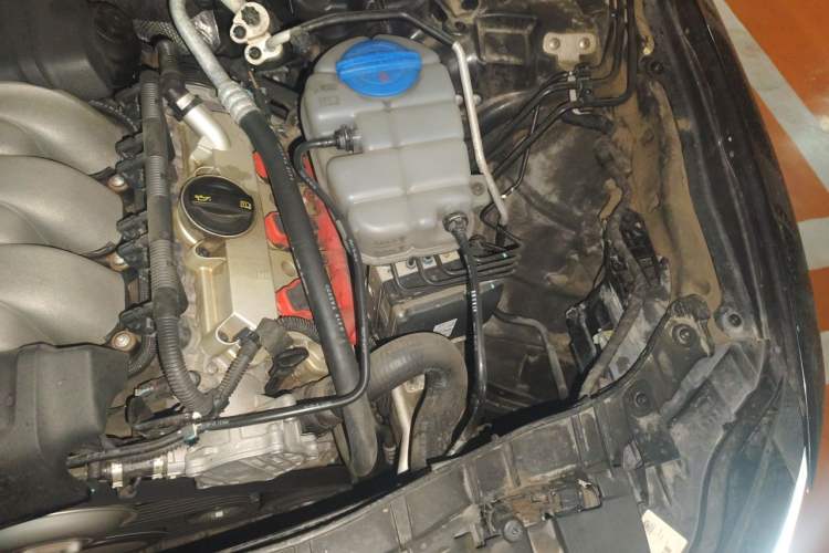 Used Audi A6L 2015 35 FSI quattro Comfort Model Engine Bay Left