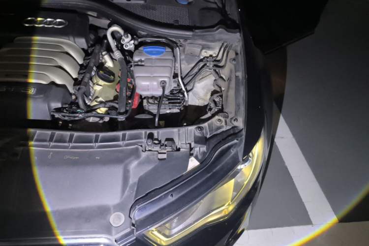 Used Audi A6L 2015 35 FSI quattro Technology Edition Engine Bay Left