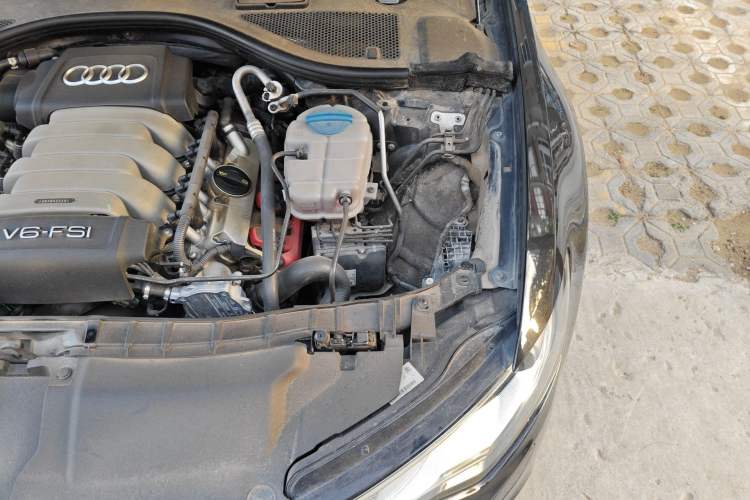 Used Audi A6L 2015 35 FSI quattro Technology Edition Engine Bay Left
