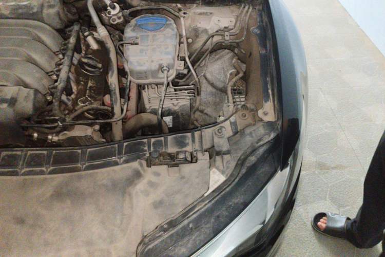Used Audi A6L 2015 35 FSI quattro Comfort Model Engine Bay Left