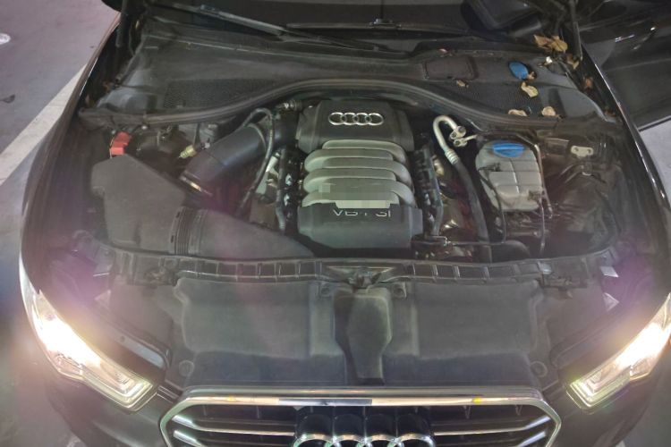Used Audi A6L 2015 35 FSI quattro Comfort Model Engine Bay