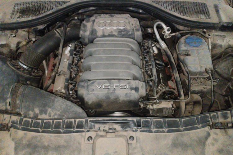 Used Audi A6L 2015 35 FSI quattro Comfort Model Engine Bay
