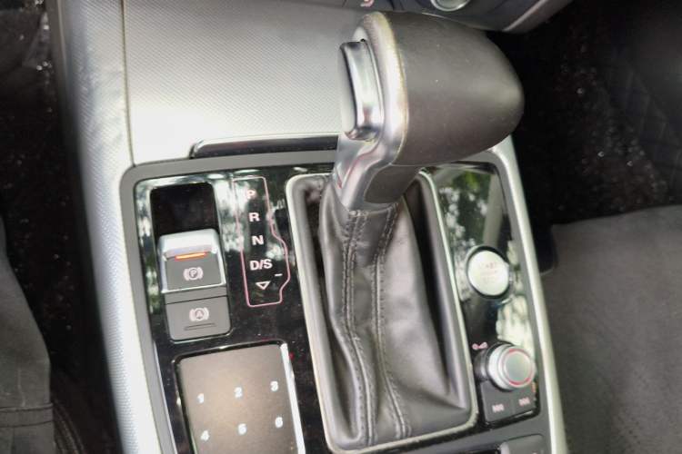 Used Audi A6L 2015 TFSI Millionth Anniversary Intelligent Model Gear Lever