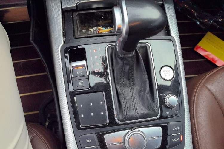 Used Audi A6L 2015 TFSI Millionth Anniversary Intelligent Model Gear Lever