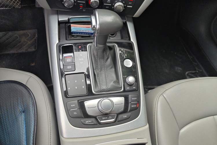 Used Audi A6L 2015 TFSI Millionth Anniversary Intelligent Model Gear Lever
