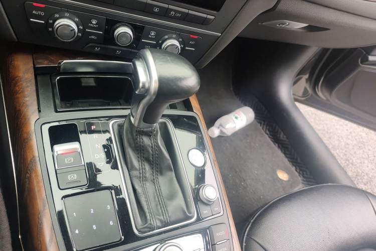 Used Audi A6L 2015 TFSI Millionth Anniversary Intelligent Model Gear Lever