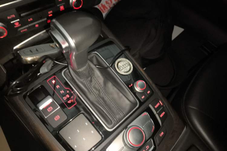 Used Audi A6L 2015 35 FSI quattro Technology Edition Gear Lever
