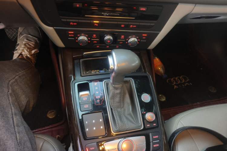 Used Audi A6L 2015 TFSI Millionth Anniversary Intelligent Model Gear Lever