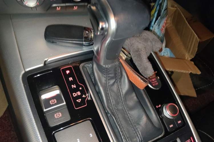 Used Audi A6L 2015 TFSI Millionth Anniversary Intelligent Model Gear Lever