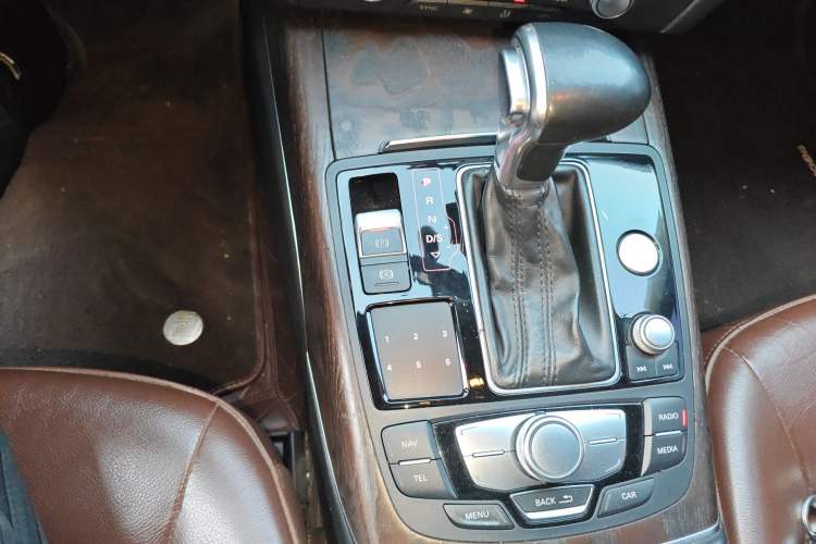 Used Audi A6L 2015 35 FSI quattro Technology Edition Gear Lever