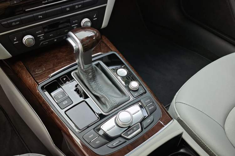 Used Audi A6L 2015 30 FSI Millionth Anniversary Comfort Model Interior 4
