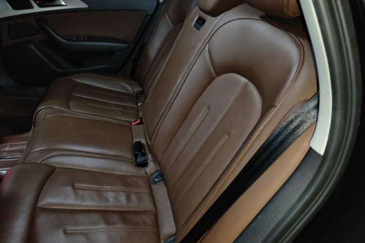 Used Audi A6L 2015 TFSI Millionth Anniversary Intelligent Model Left Rear Seat