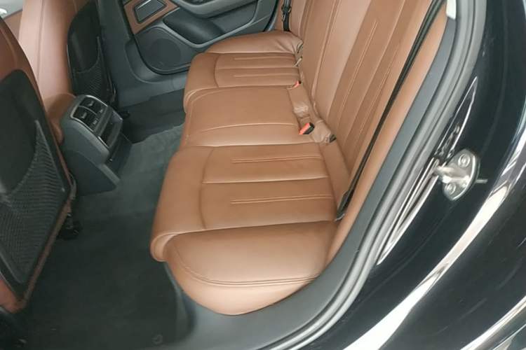 Used Audi A6L 2015 TFSI Millionth Anniversary Intelligent Model Left Rear Seat