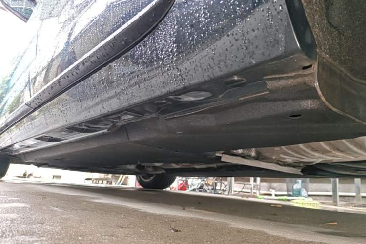 Used Audi A6L 2015 30 FSI Millionth Anniversary Comfort Model Left Side Sill