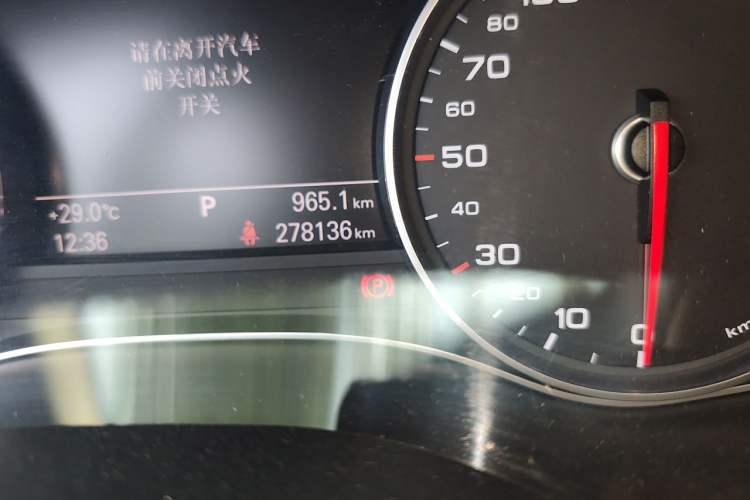 Used Audi A6L 2015 TFSI Millionth Anniversary Intelligent Model Odometer Close Up