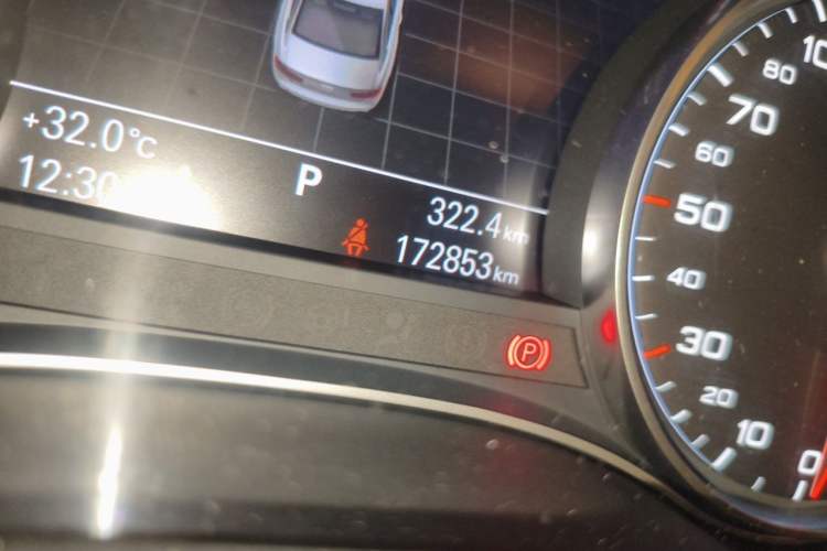 Used Audi A6L 2015 TFSI Millionth Anniversary Intelligent Model Odometer Close Up