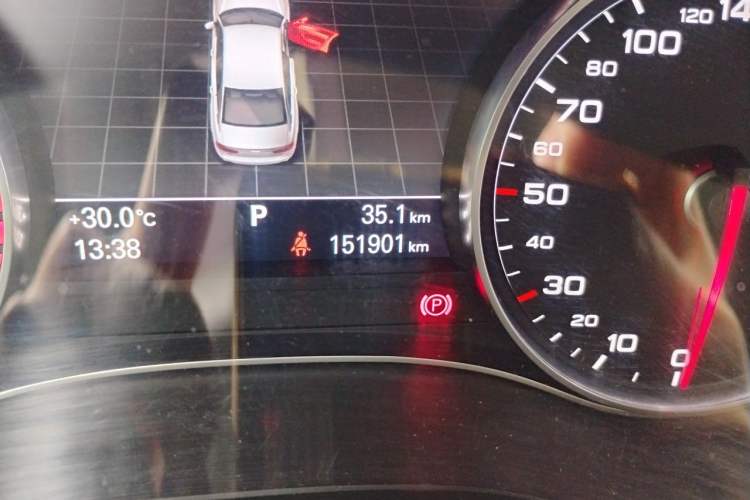 Used Audi A6L 2015 30 FSI Millionth Anniversary Comfort Model Odometer Close Up