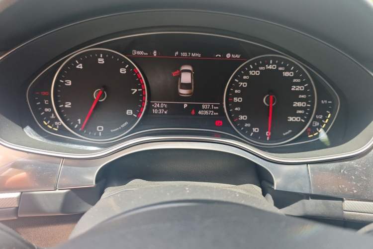 Used Audi A6L 2015 TFSI Millionth Anniversary Intelligent Model Odometer Close Up