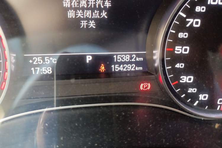 Used Audi A6L 2015 TFSI Millionth Anniversary Intelligent Model Odometer Close Up