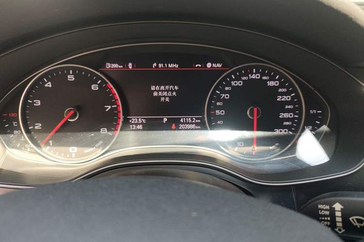 Used Audi A6L 2015 TFSI Millionth Anniversary Intelligent Model Odometer Close Up
